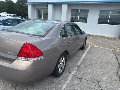 Used 2006 Chevrolet Impala LT w/ Preferred Equipment Group FWD image 2