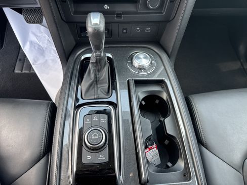 Used 2024 Nissan Armada SV AWD/4WD image 20