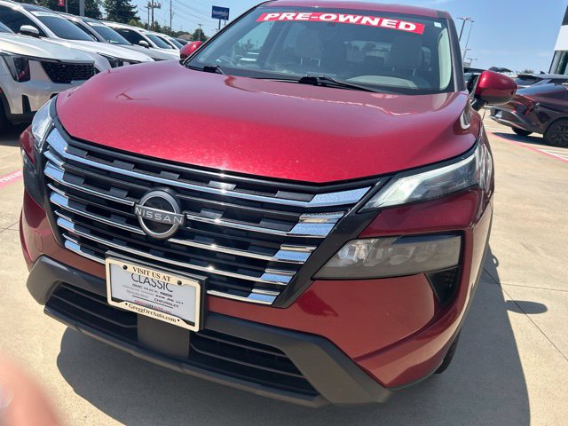 Used 2025 Nissan Rogue SV AWD/4WD image 3