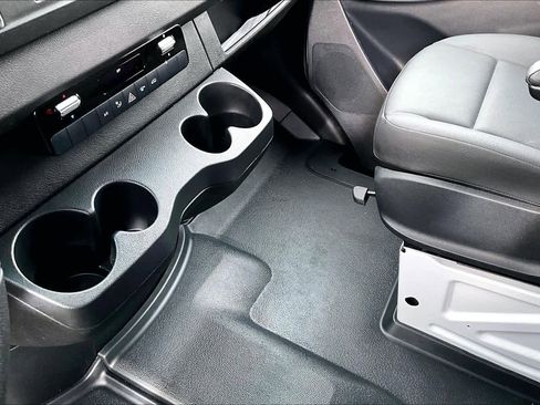 Used 2025 Mercedes-Benz Sprinter 2500 image 17