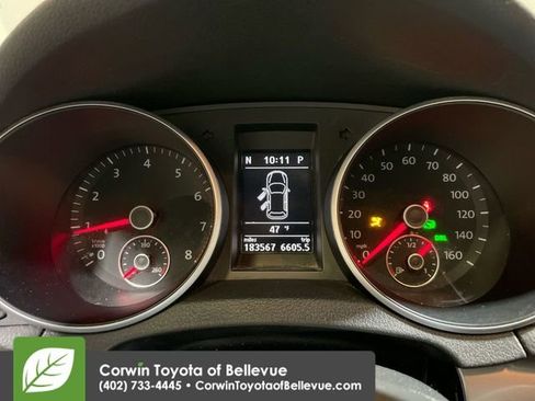 Used 2010 Volkswagen Golf 4-Door image 10