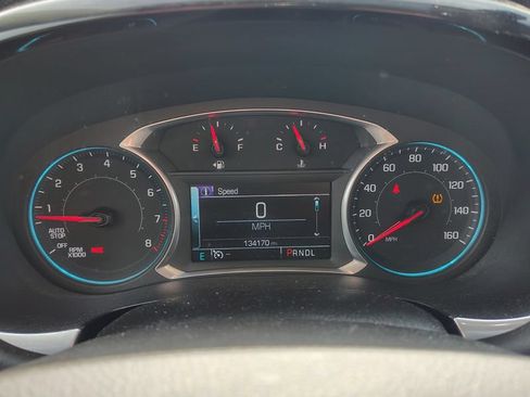 Used 2019 Chevrolet Traverse LT w/ LPO, Blackout Package AWD/4WD image 13