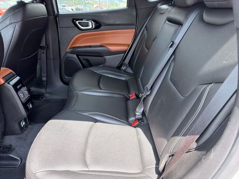 Used 2025 Jeep Compass Limited AWD/4WD image 13