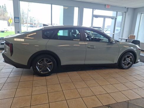 Used 2025 Kia K4 FWD image 7