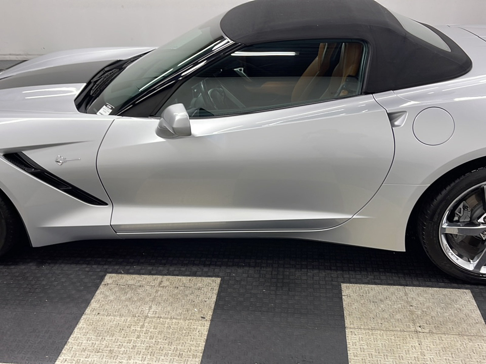 Used 2015 Chevrolet Corvette Stingray Convertible w/ 2LT Preferred Equipment Group RWD image 14