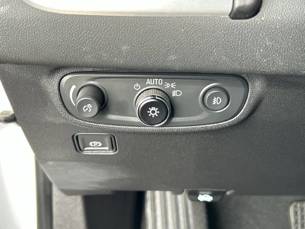 Used 2023 GMC Terrain SLT FWD image 18