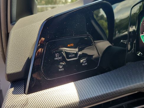 New 2025 Volkswagen GTI SE image 32