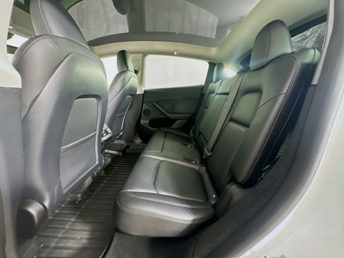 Used 2023 Tesla Model Y Long Range image 27