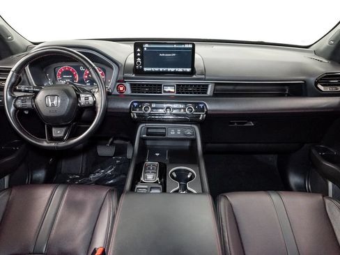Used 2025 Honda Pilot Black Edition image 27