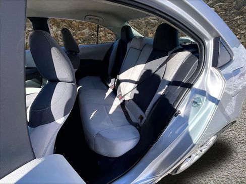 Used 2022 Toyota Corolla LE image 23