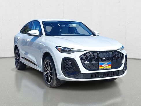 New 2026 Audi Q5 Premium Plus AWD/4WD image 3