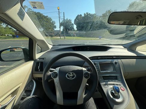 Used 2014 Toyota Prius Three FWD image 21