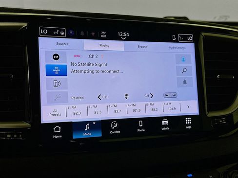 Used 2025 Chrysler Pacifica Select FWD image 21