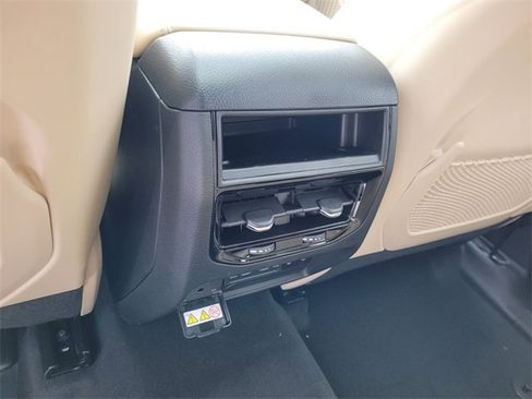 New 2026 Jeep Grand Cherokee Limited w/ Luxury Tech Group II image 8