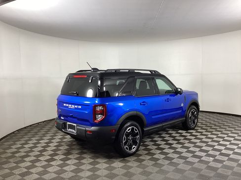 Used 2025 Ford Bronco Sport Outer Banks w/ Outer Banks Tech Package+ image 2