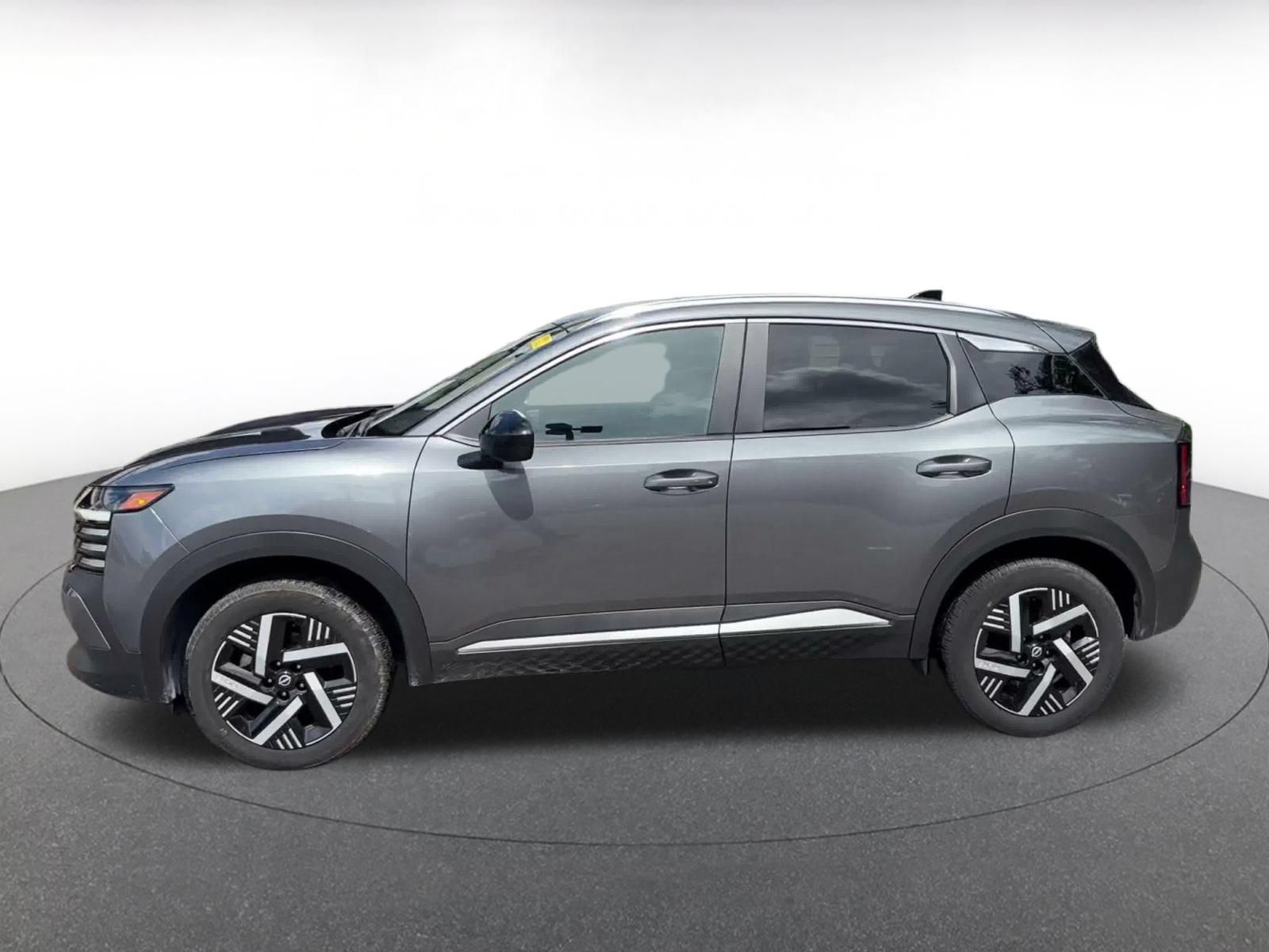 Used 2026 Nissan Kicks SV w/ Cold Weather Package FWD image 7