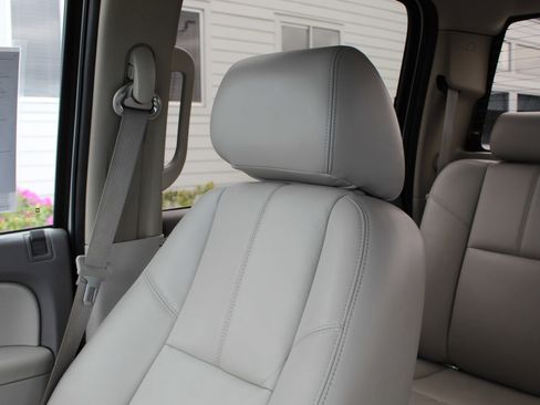 Used 2013 Chevrolet Silverado 1500 LTZ w/ LTZ Plus Package AWD/4WD image 39