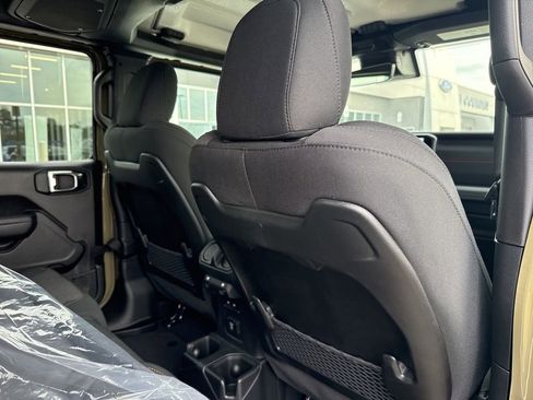 New 2025 Jeep Gladiator Mojave w/ Convenience Group image 27