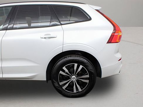 Certified 2025 Volvo XC60 B5 Core image 74