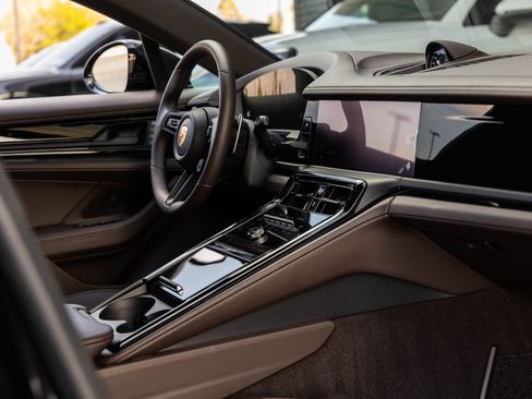 Certified 2026 Porsche Panamera 4 AWD/4WD image 45