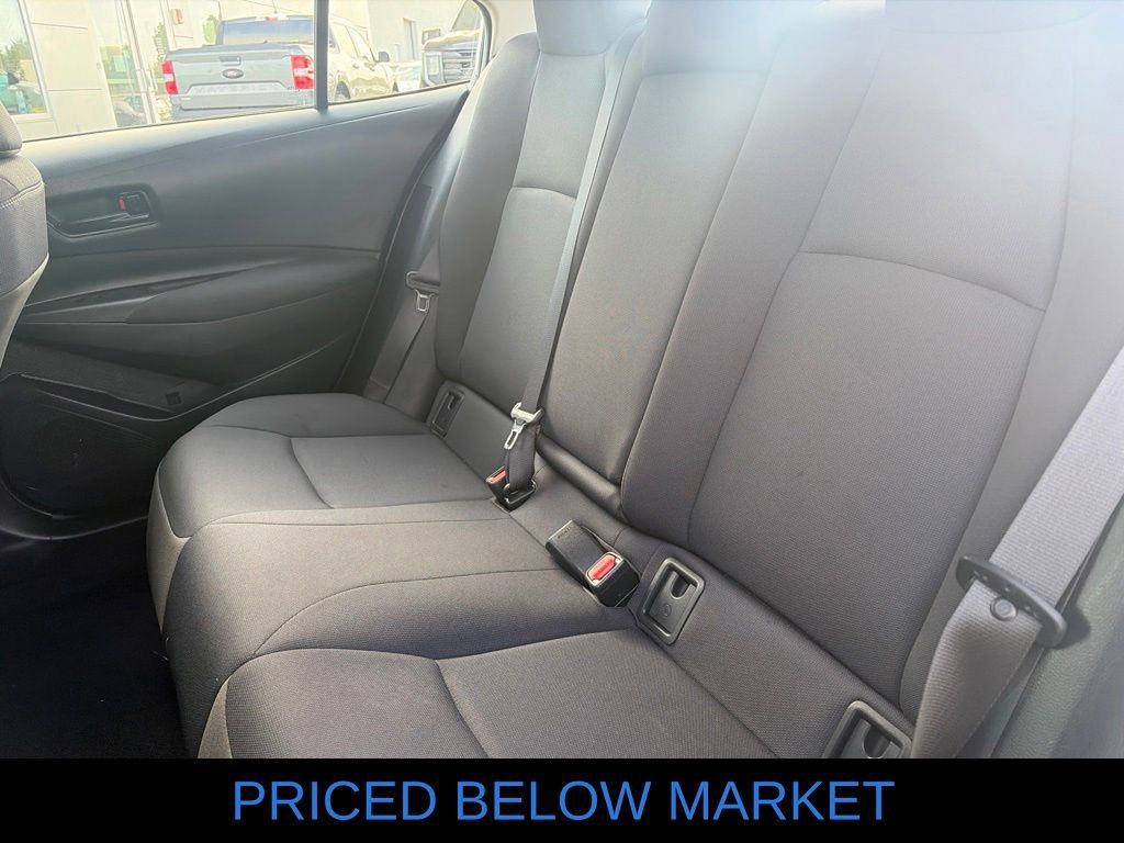 Used 2025 Toyota Corolla LE FWD image 6