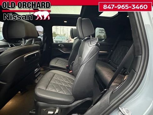 Used 2023 BMW X7 xDrive40i w/ M Sport Package AWD/4WD image 14