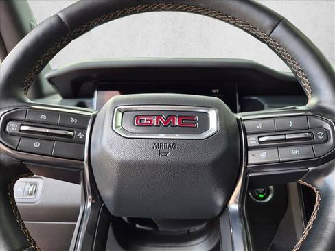 Used 2025 GMC Acadia AT4 AWD/4WD image 16