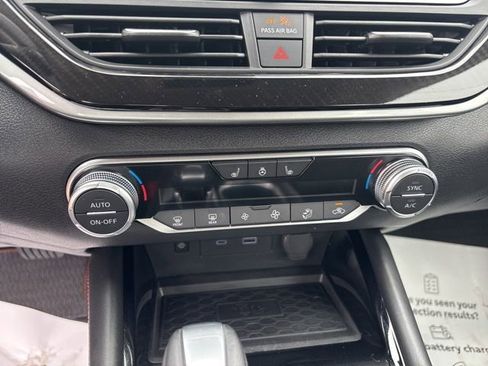 Certified 2024 Nissan Altima 2.0 SR image 16