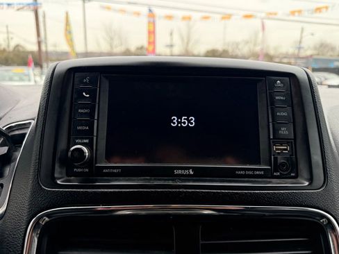 Used 2019 Dodge Grand Caravan SXT image 21