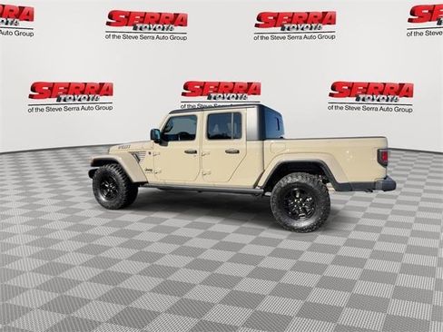 Used 2022 Jeep Gladiator Sport image 6
