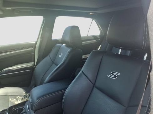 Used 2022 Chrysler 300 S w/ Comfort Group RWD image 17