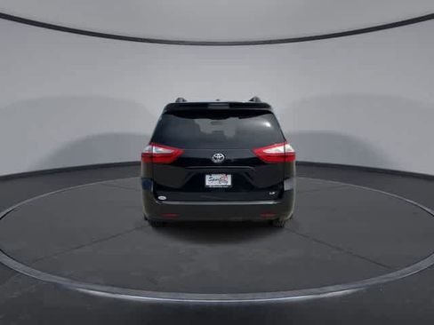 Used 2015 Toyota Sienna LE FWD image 7