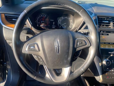 Used 2019 Lincoln MKC Select w/ Select Plus Package image 11