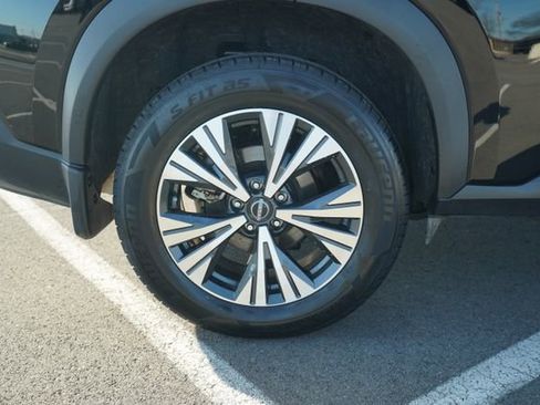 Used 2023 Nissan Rogue SV image 41