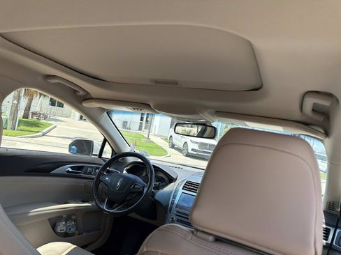 Used 2020 Lincoln MKZ Reserve w/ Monochromatic Package FWD image 11