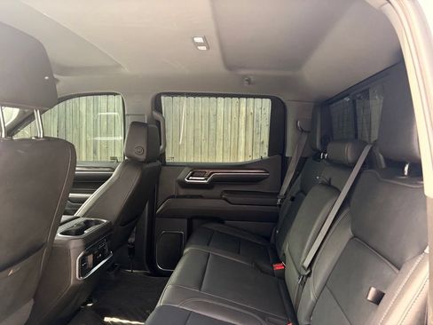 Used 2024 Chevrolet Silverado 1500 LTZ AWD/4WD image 18