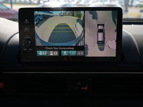 Used 2025 Honda Pilot Black Edition image 30