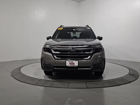 Used 2025 Subaru Forester Limited AWD/4WD image 10