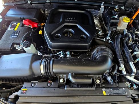 Used 2025 Jeep Wrangler Unlimited Sahara w/ Safety Group image 28