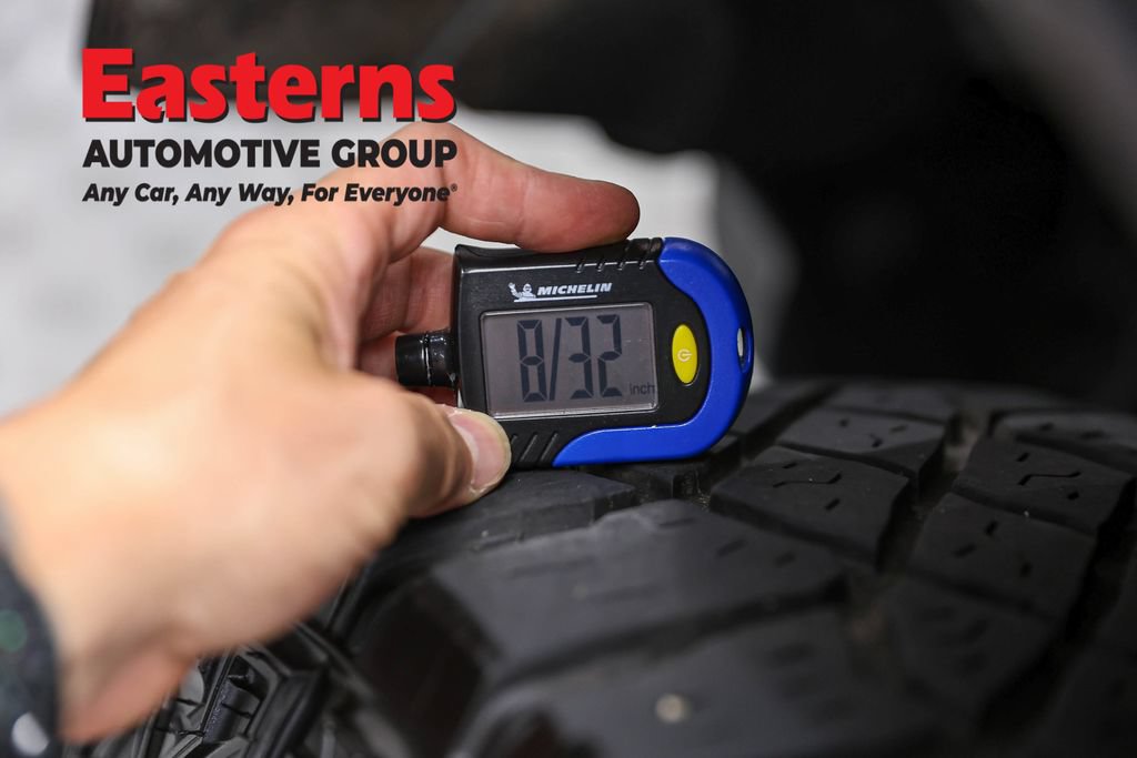 Used 2024 Jeep Wrangler Unlimited Sahara w/ Dual Top Group AWD/4WD image 28