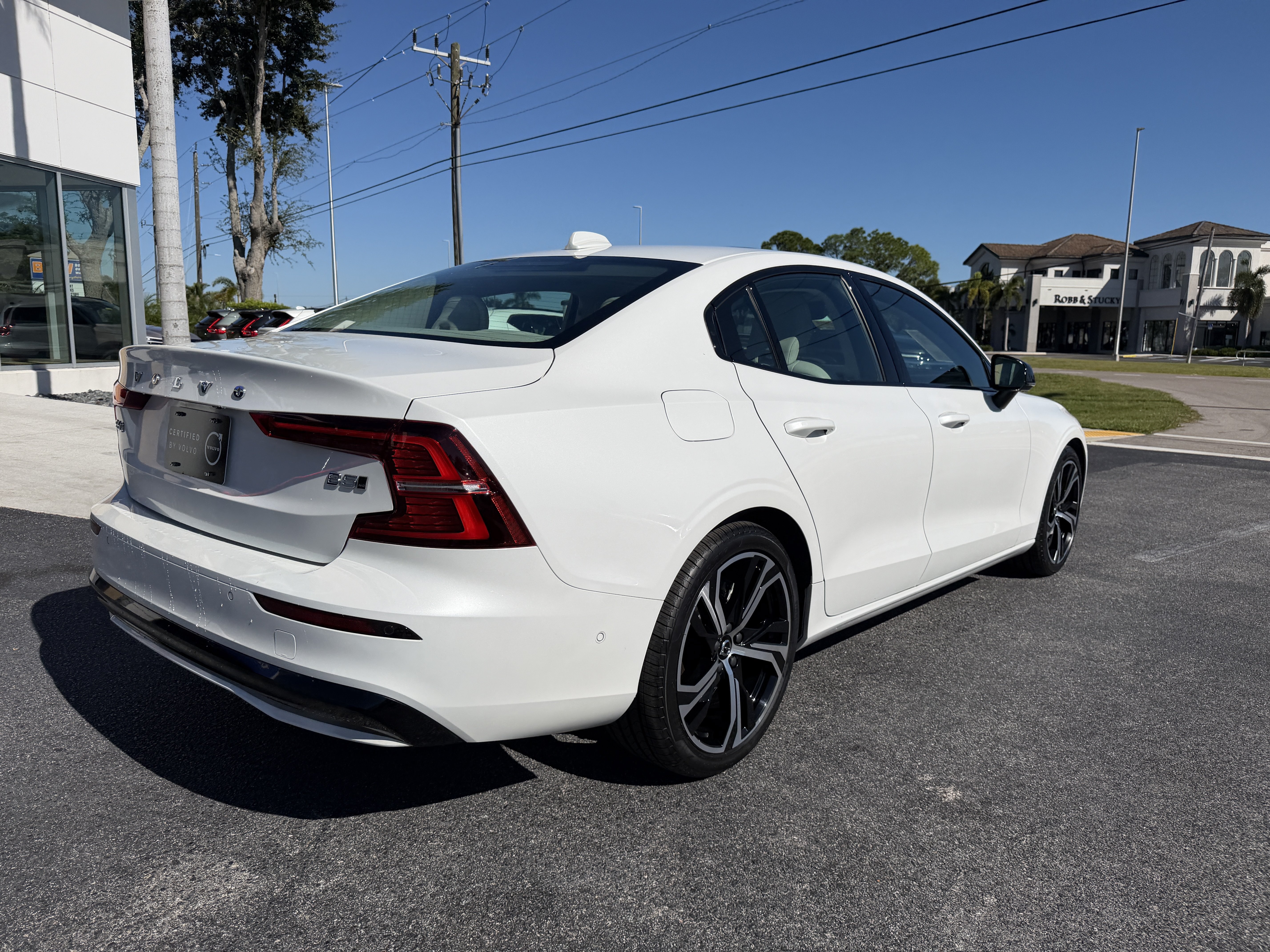 Certified 2024 Volvo S60 B5 Plus AWD/4WD image 3