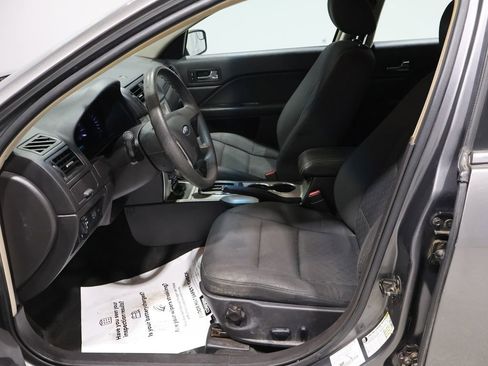 Used 2011 Ford Fusion SE image 9