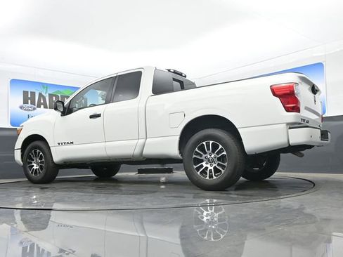 Used 2024 Nissan Titan SV AWD/4WD image 19