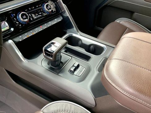 Used 2024 GMC Sierra 1500 Denali AWD/4WD image 16