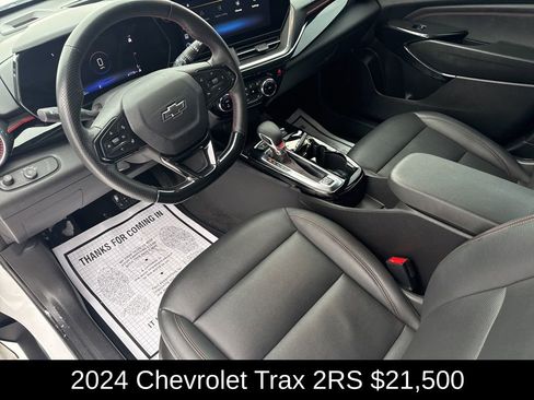 Used 2024 Chevrolet Trax RS w/ Sunroof Package image 8