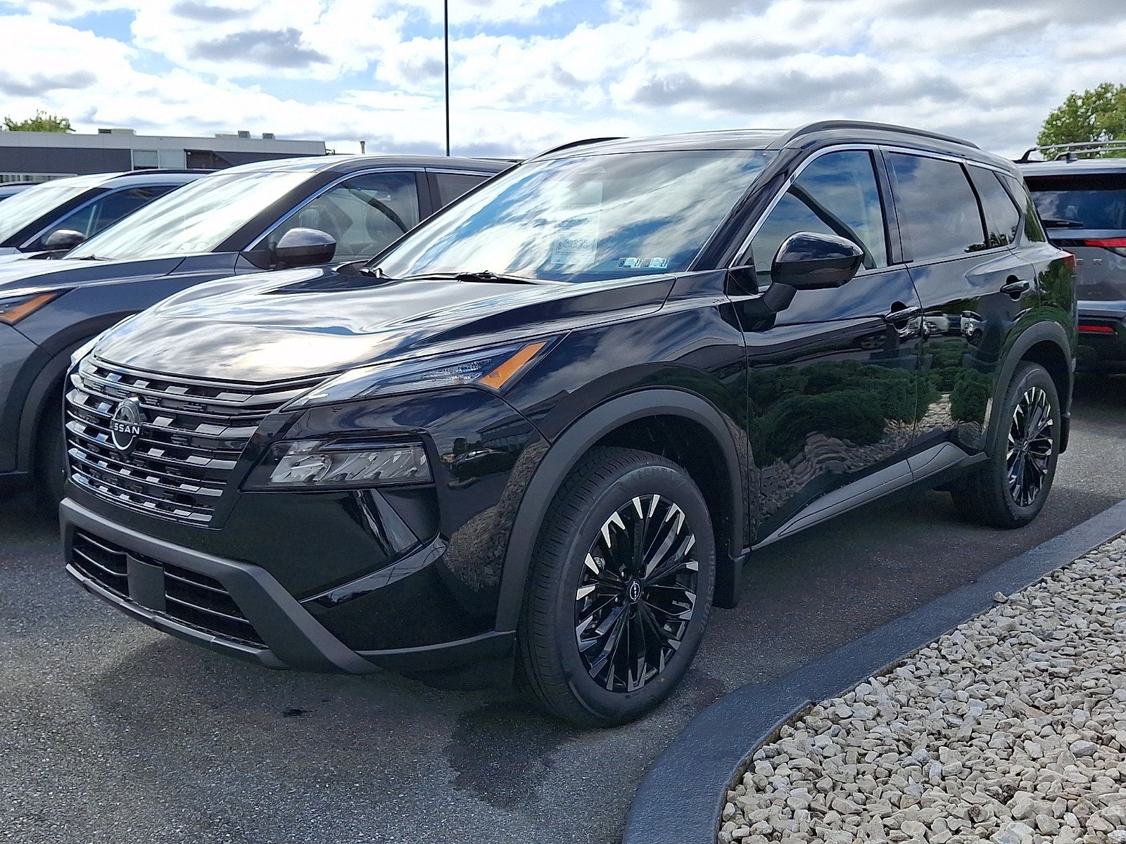 New 2026 Nissan Rogue Dark Armor AWD/4WD image 3