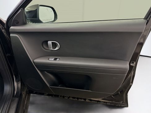 Used 2024 Hyundai Ioniq 5 SE image 33