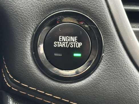 Certified 2022 Chevrolet Trax LT w/ LT Convenience Package image 18