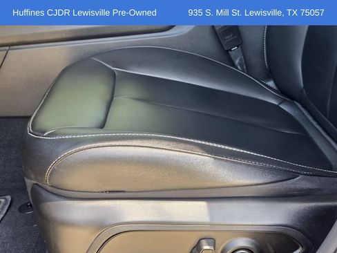 Used 2024 Jeep Grand Cherokee Limited w/ Black Appearance Package RWD image 31