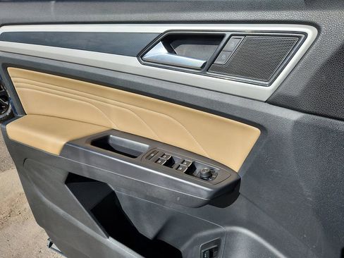 Used 2021 Volkswagen Atlas Cross Sport SEL image 6